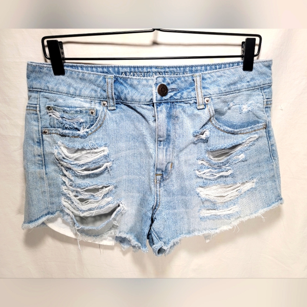 American Eagle Outfitters Light Blue Size 10 Distressed Shorts In Great Shape!